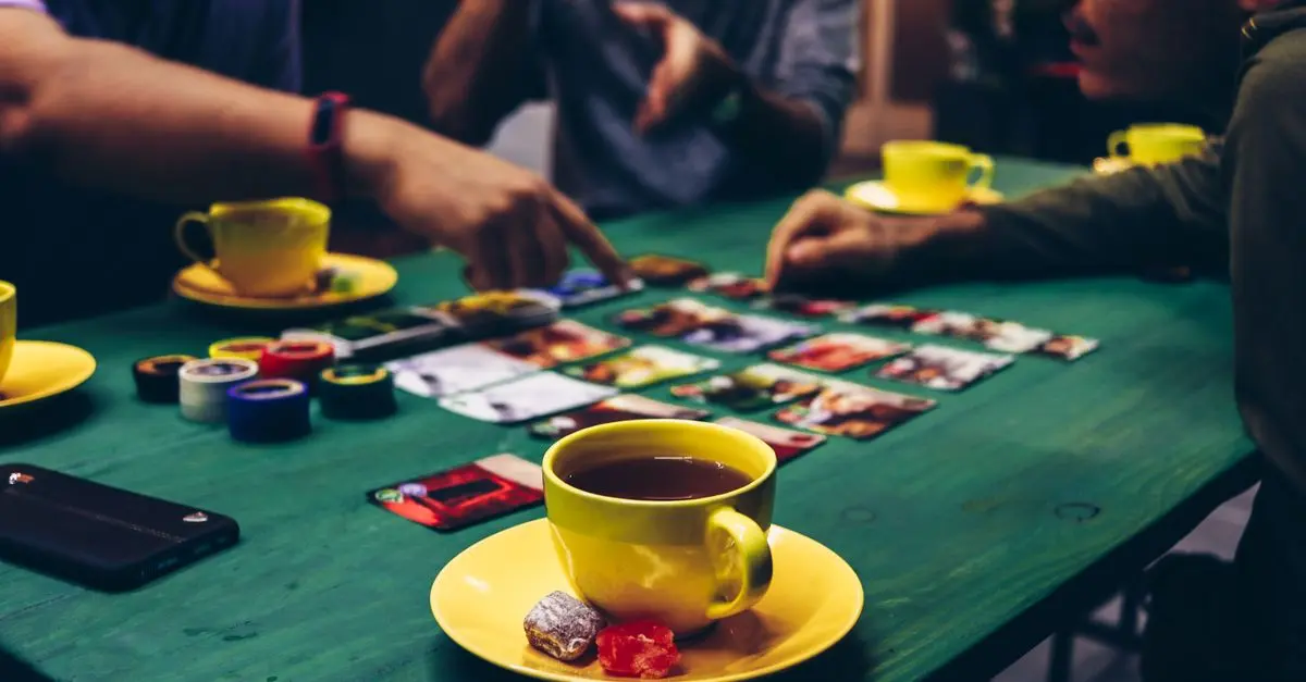 10 consejos para organizar una noche de juegos de mesa en español