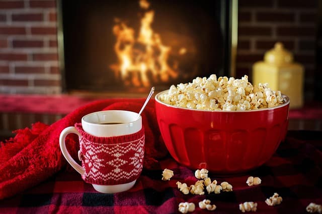 10 consejos para organizar una noche de cine en español inolvidable