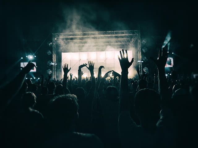 10 consejos para disfrutar de un maratón de música en español